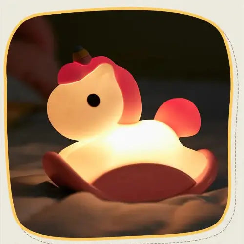 Veilleuse LED Licorne adorable avec lumière apaisante, parfaite pour créer une atmosphère magique et rassurante dans la chambre des enfants - Pixel Deco